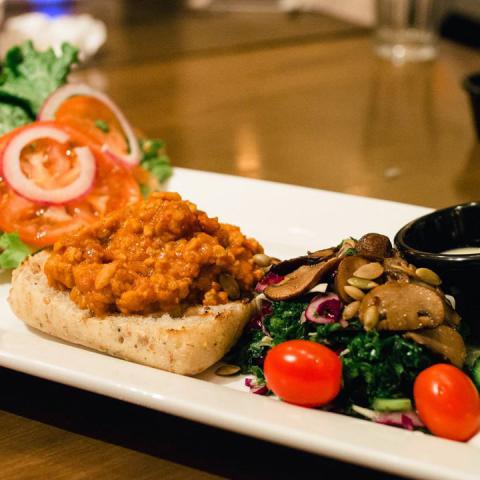 Grass Hopper Café, restaurant vegan Toronto