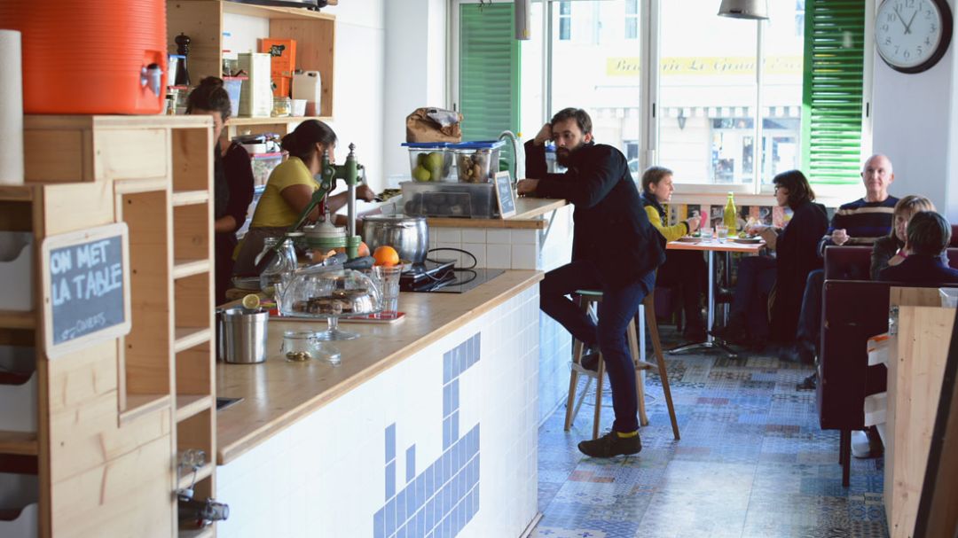 Café l'Ecomotive, restaurant végétarien Marseille.