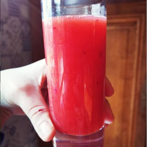 Jus d'oranges sanguines et fraises