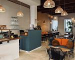 intérieur du local vue comptoir et salle 